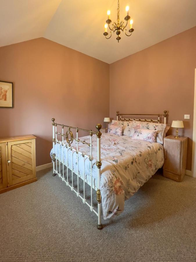 Converted Victorian Coach House With Hot Tub Stewartstown Exterior foto
